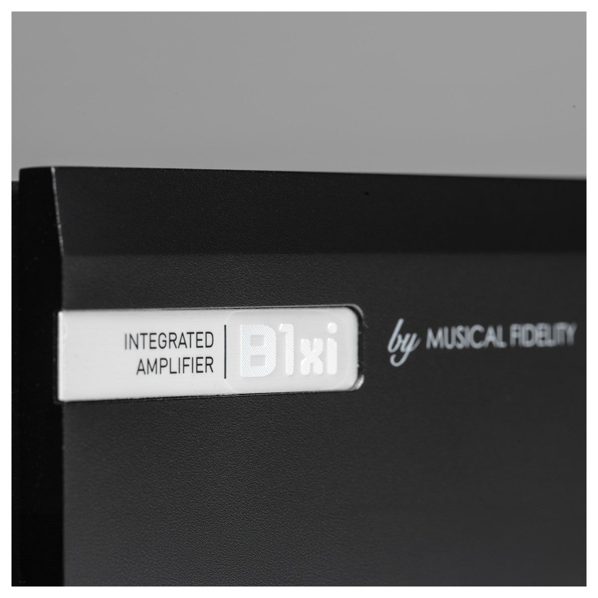 Musical Fidelity B1xi Integrated Amplifier with Klipsch R-60M Bookshelf Speakers Black HiFi Package